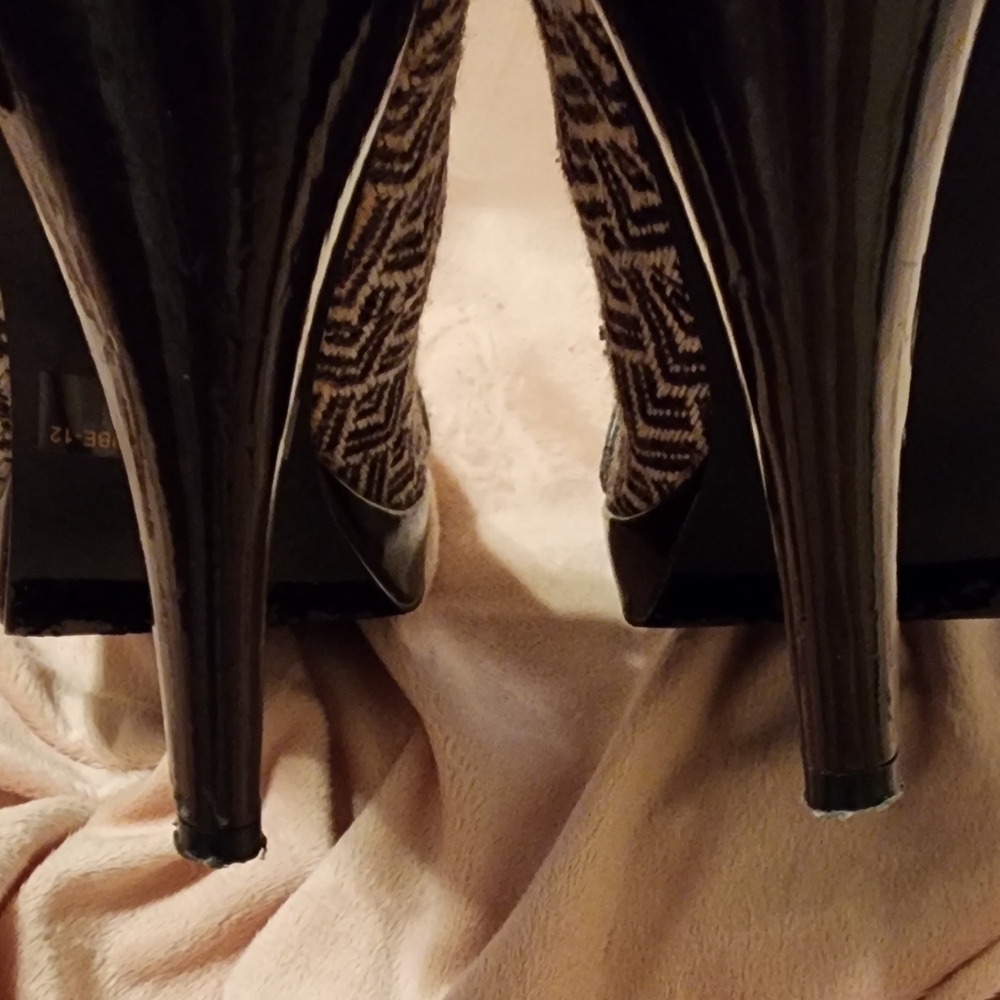 Heels - Picture 4 of 5